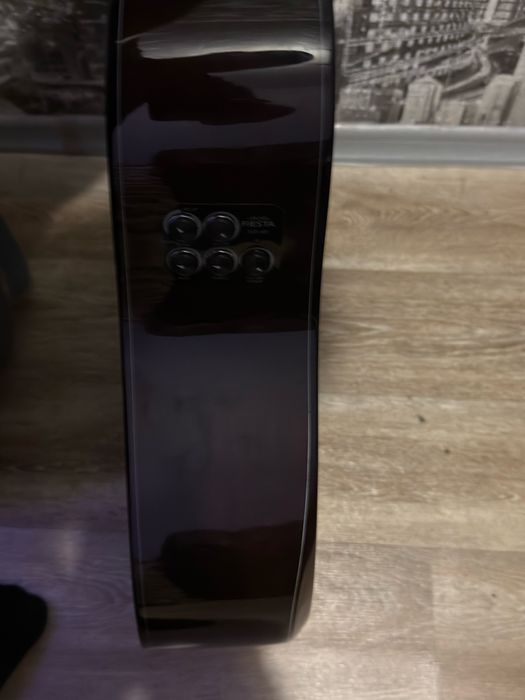 Продам трансакустичну гітару Fiesta