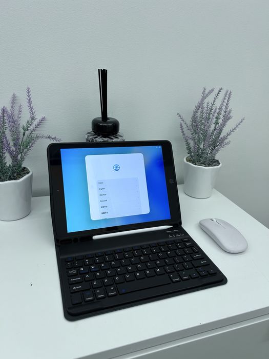 Tablet Apple iPad 8 Gen. Rysik / Klawiatura / Etui / Myszka