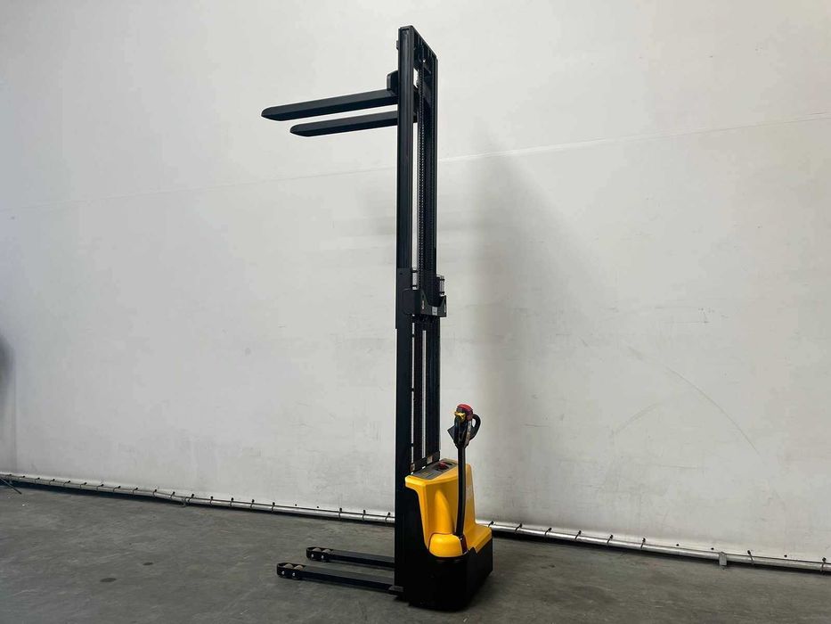 Empilhadeira elétrica RTE 7857-B 1500kg  Nova