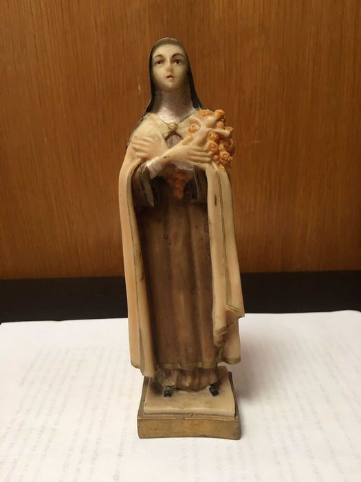 Estátua de Santa Terezinha