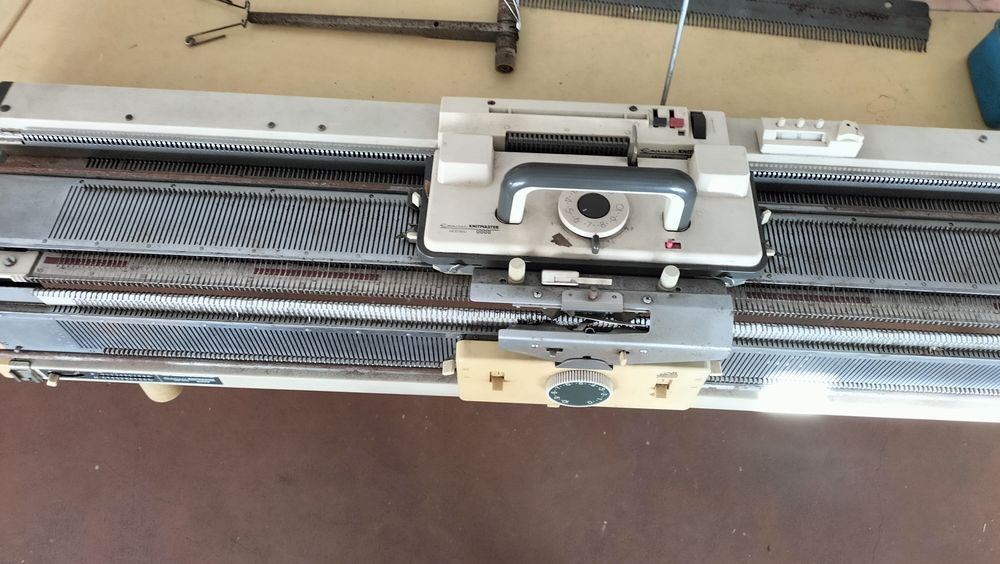 Vendo máquina de fazer malhas