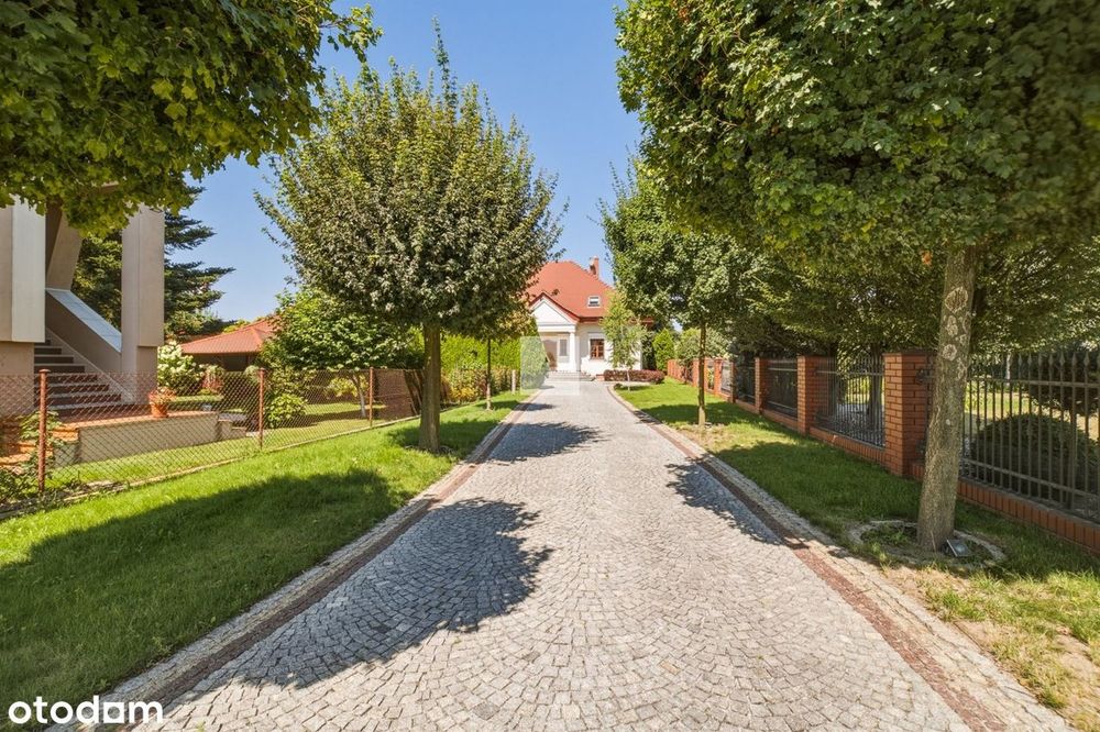 Przestronny DOM NA Pięknej Działce