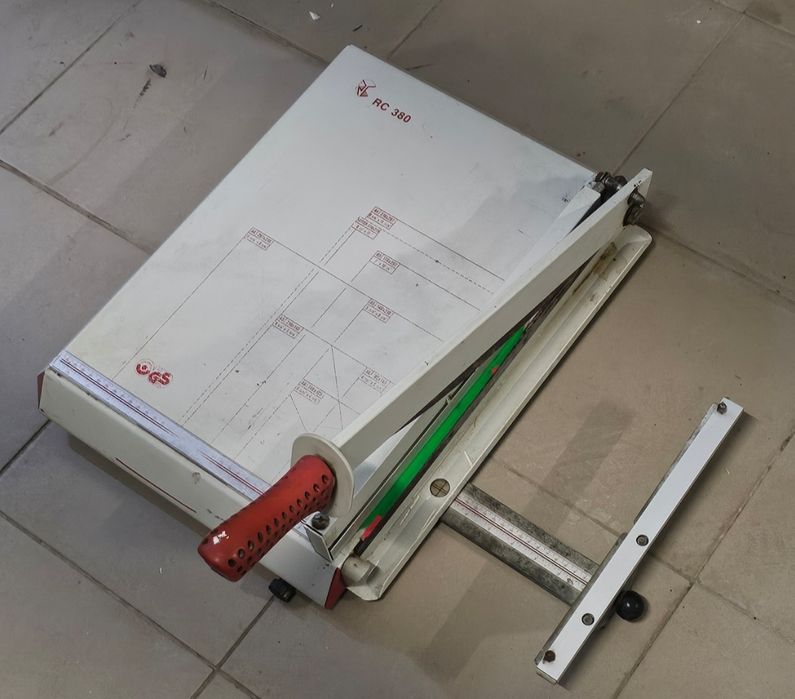 Резак гильотинный RC 380 C