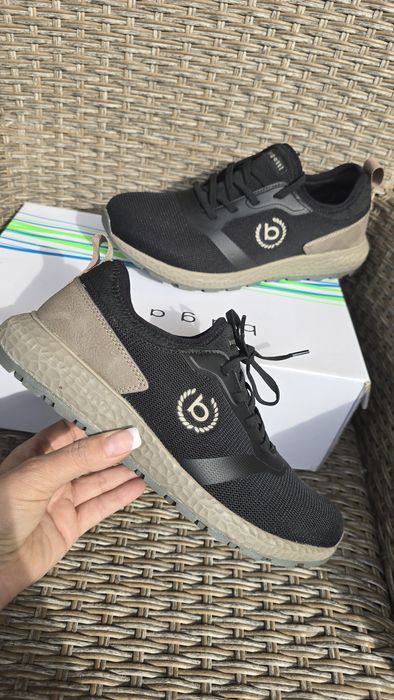 Дуже гарні та якісні  кросівки Bugatti 41-26.5