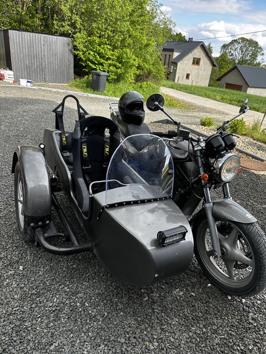 Motocykl z wozkiem bocznym z koszem suzuki vx800