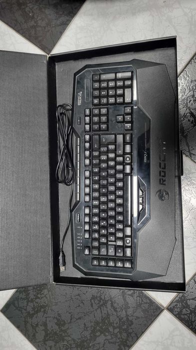 Roccat Gaming Keyboard with Blue LED, ISKU, Used64585238222082123