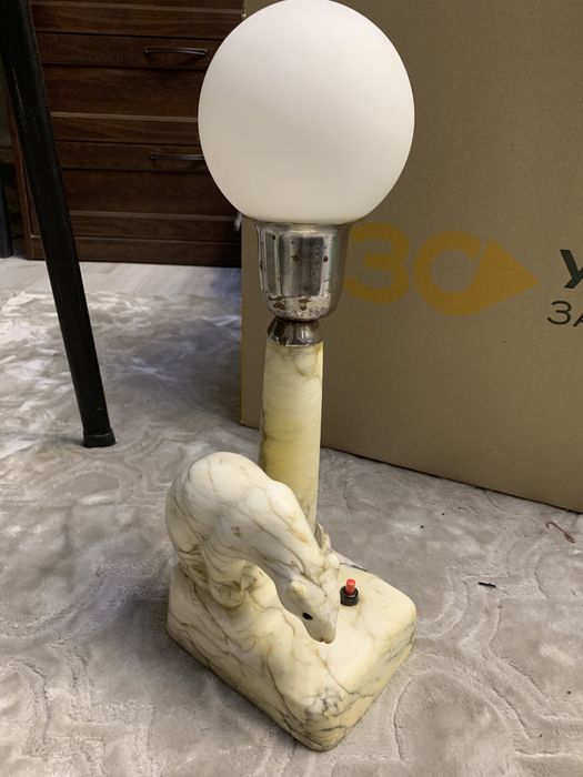 Лампа реаритет антикварная белый мрамор