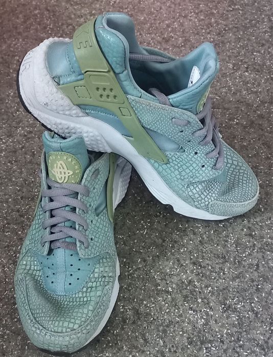 Жіночі кросівки Nike Air Huarache розмір 39