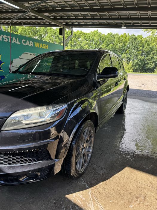 Audi q7 3.0 tdi 2012. 183км