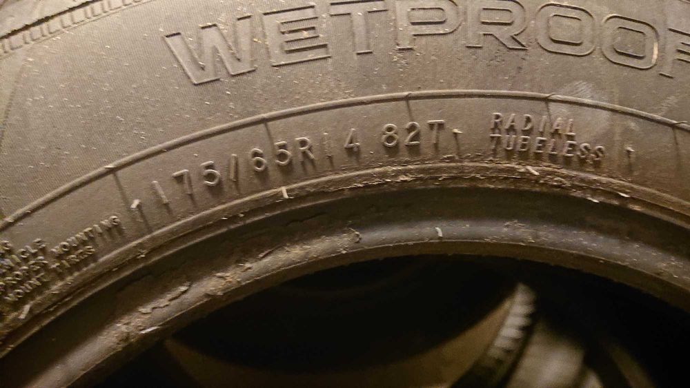 Komplet opon Nokian Wetproof 175/65 R14 82T