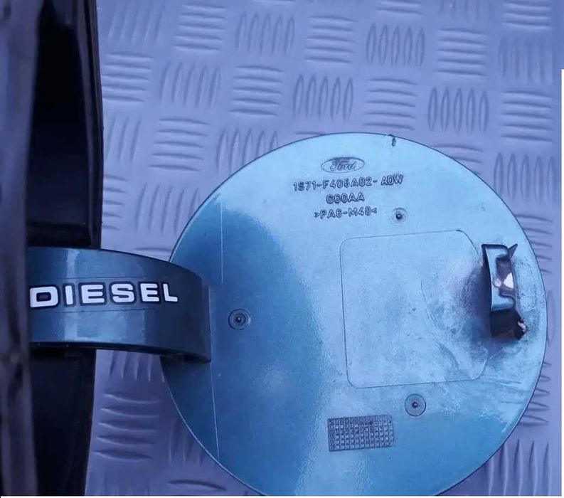 лючек бензобака мондео мк 3 универсал 2003 зелени1