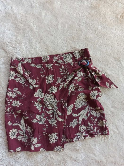 Mini spódniczka bordowa w kwiaty z klamrą Mango L (nowa z metką)