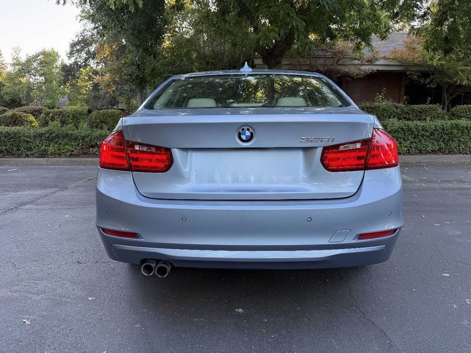 BMW 3 Series 328i      2015