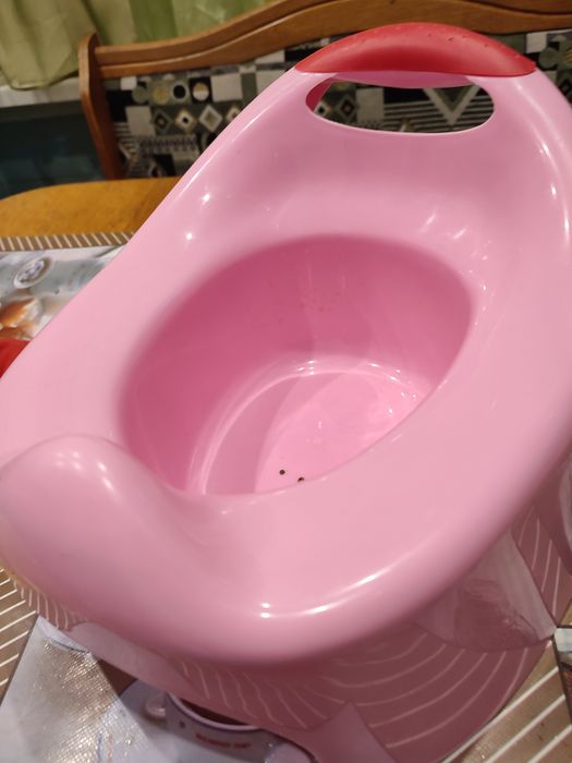 Продам детский горшок.