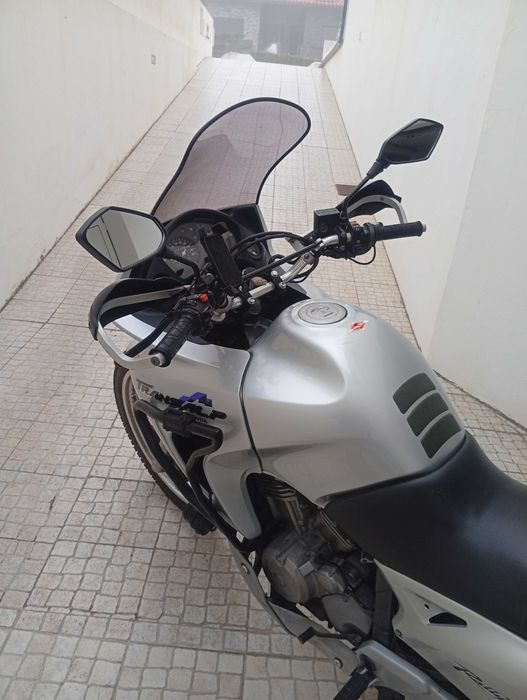 Honda Transalp 650 em muito bom estado