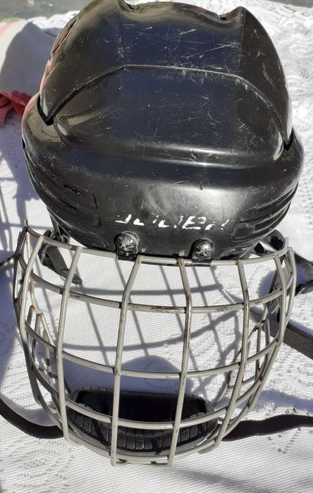 Захисний шолом BAUER