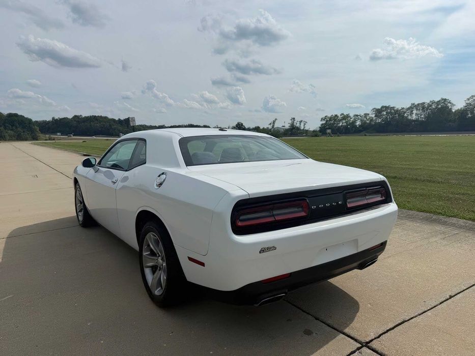 Dodge Challenger      2017