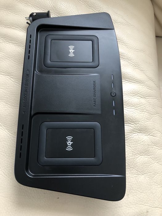 Безпровідна зарядка Toyota Highlander 2014-2019