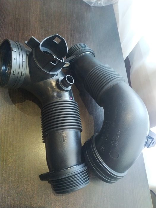 Продам патрубок БМВ