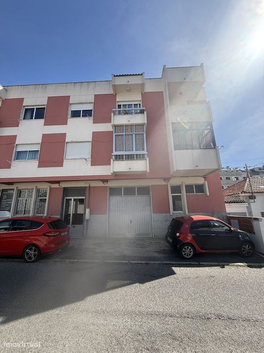 Apartamento t2 à venda na Rua Escola Primária, Nº1,  1ºesq. — Ramada E Caneças, Lisboa