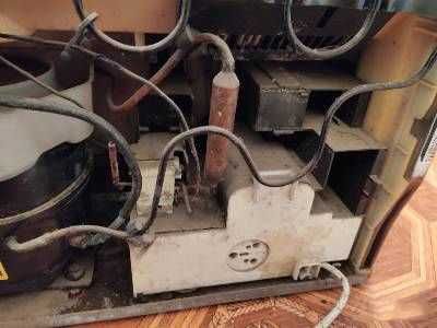 Холодильник LIEBHERR Premium BioFresh NoFrost CBNes 3956 под ремонт