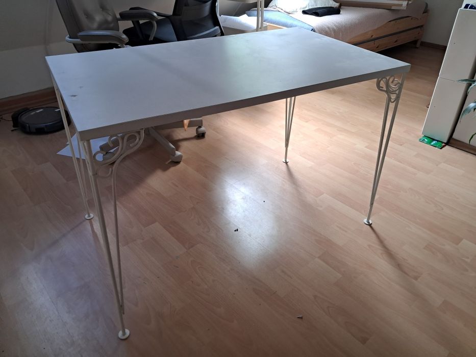 Stół 110x65 zdobione nogi