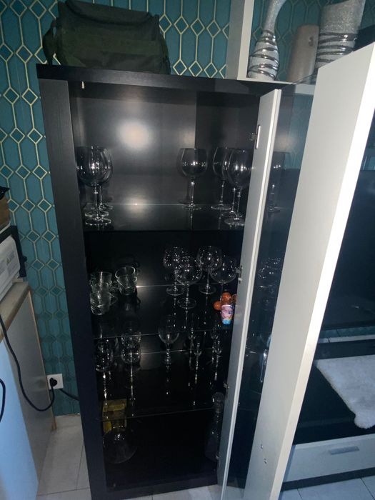 Cristaleira Moderna - Ótimo Estado!