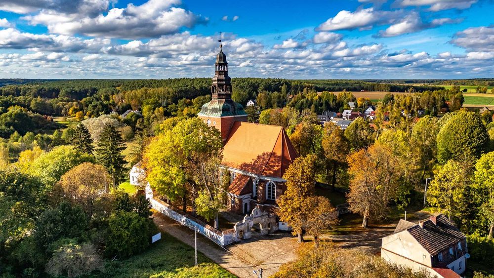 DZIAŁKA 2079 m²   jeziora, lasy