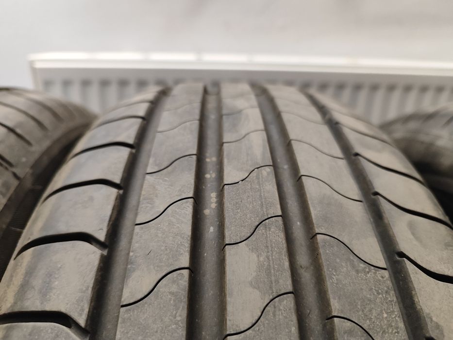 Komplet Opon Bridgestone Turanza 6, lato 215/60/17 96h