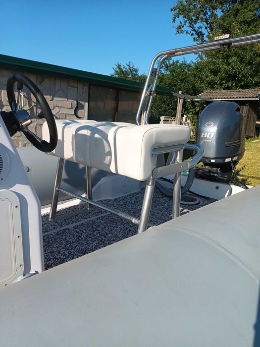 Semi-rigido 570 e yamaha 80cv 4t