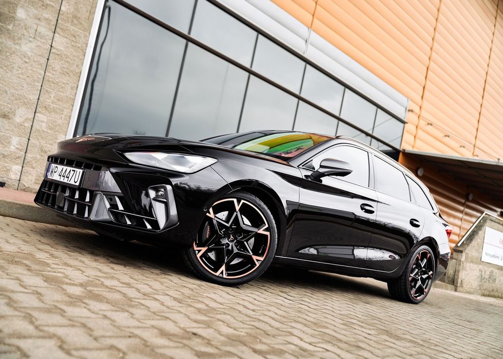 Cupra Leon Sportstourer VZ 2.0 TSI 333KM • 4x4 • DSG • rok 2025 • 14 800 km • Sportstourer