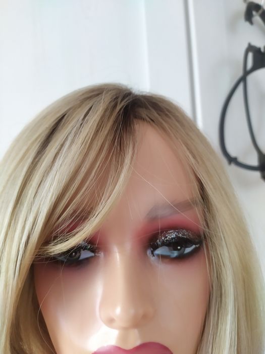 Peruka długa nr.9 blond grzywką na bok