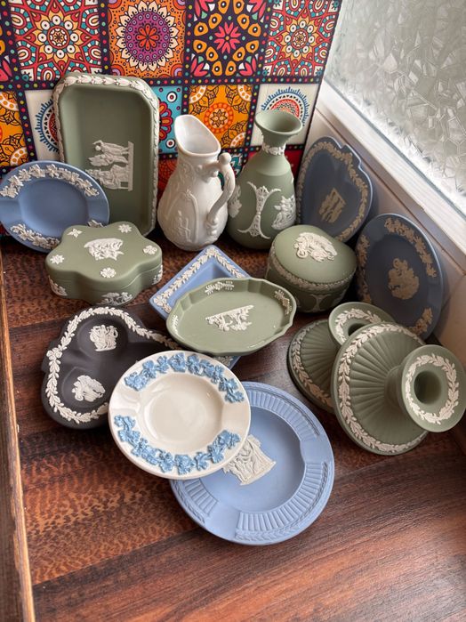 Англійська порцеляна Aynsley Wedgwood та ін. Мініатюри вази шкатулки