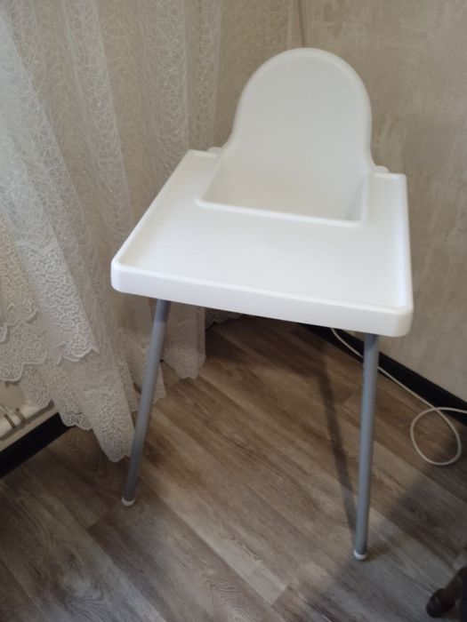 Стілець для годування