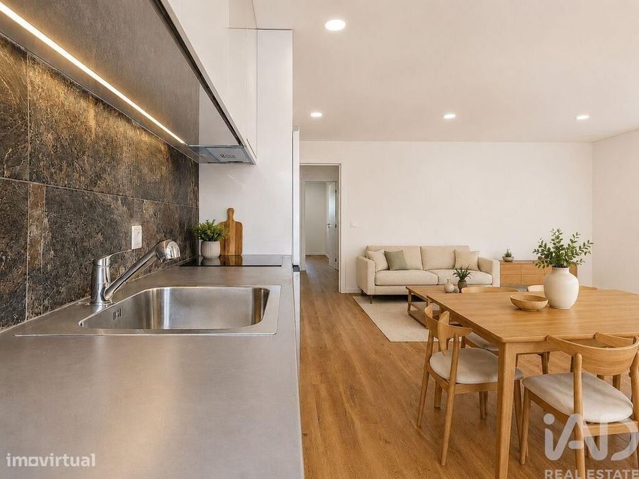 Apartamento T2 em Oliveira de 100 m2