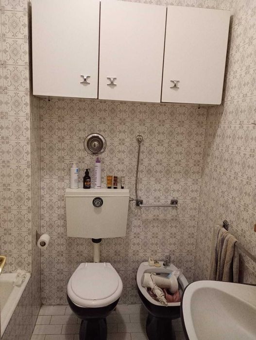 Sanita, lavatório, bidé em bom estado