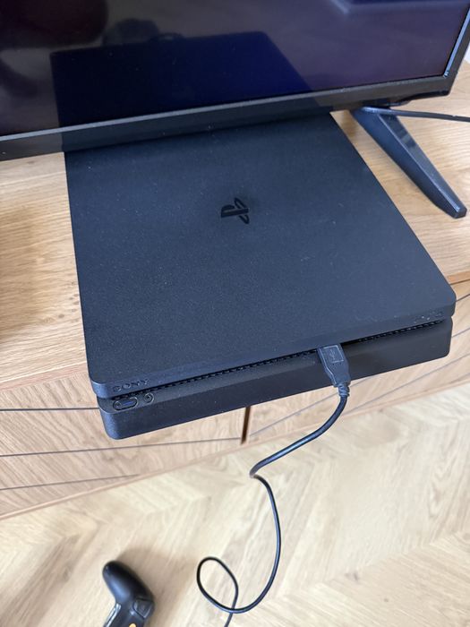 Playstation 4 Slim 1000 GB