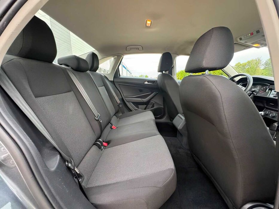Volkswagen Jetta SE      2020