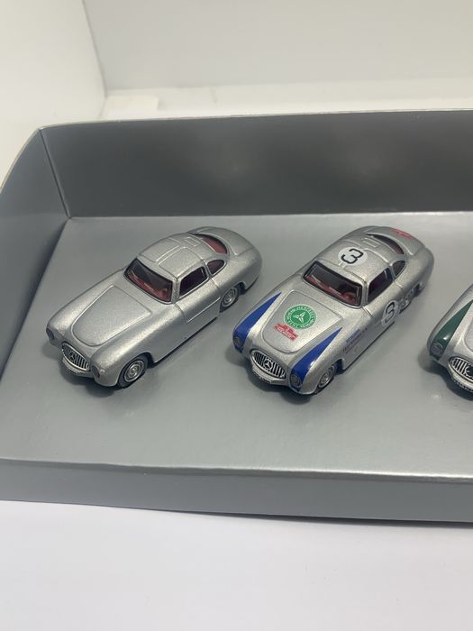 Conjunto Mercedes 50 Anos SL escala 1/72