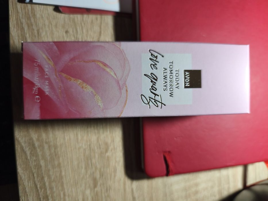 Avon - Maseczka do twarzy TTA Love Quartz - 75 ml