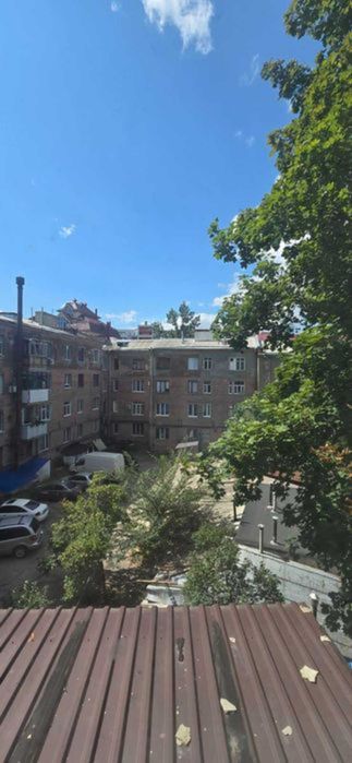 Центр! Продам 2 комнатную квартиру под ваш ремонт. Госпром,ул. Зойфера VI