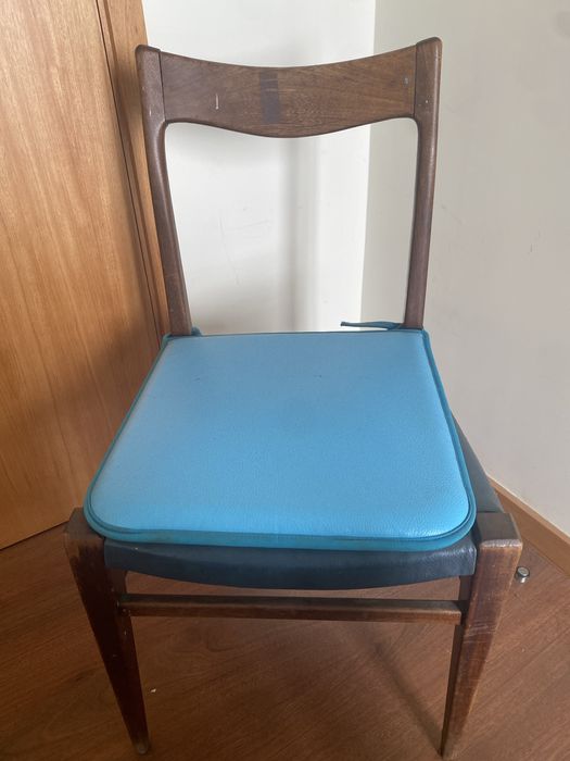 Cadeira com Bom Estado.