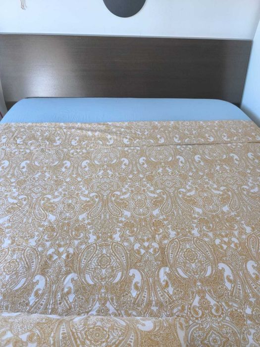 Cama de Casal com Arrumação (Estrado Elevatório)