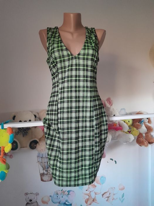 Jesienna sukienka na ramiączkach z dopinana narzutka M 38 asos kratka