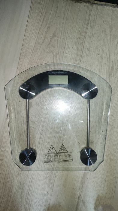 Продам электронные напольные весы до 180 кг