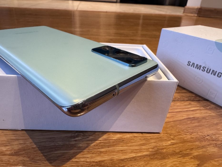 Samsung Galaxy S20 FE Miętowy stan Idealny