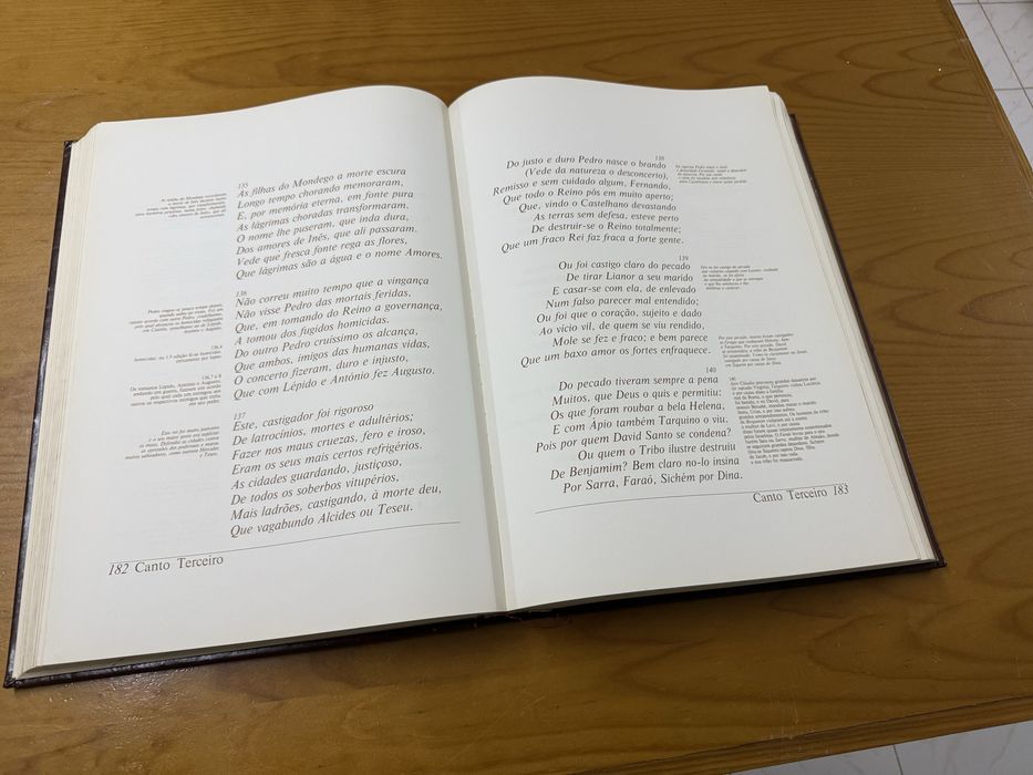 Livro edicao de luxo de OS LUSIADAS,a obra prima de Luis de camões