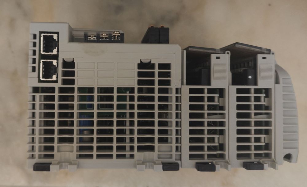 PLC RS compact Logix L24