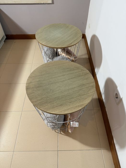Par de mesas cesto metal branco + tampo madeira - 40 cm x 42 cm