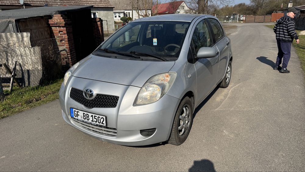 Toyota Yaris z niemiec klima , alu , 5 drzwi